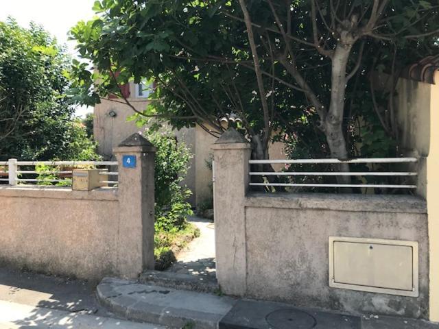 Chambre Climatisee Avec Sdb Privee Dans Une Villa Avec Piscine Ouverte D'Avril A Mi Octobre Marseilles Exterior foto